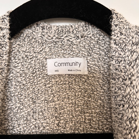 COMMUNITY | Aritzia Ionic Cape | XXS - Picture 8 of 11